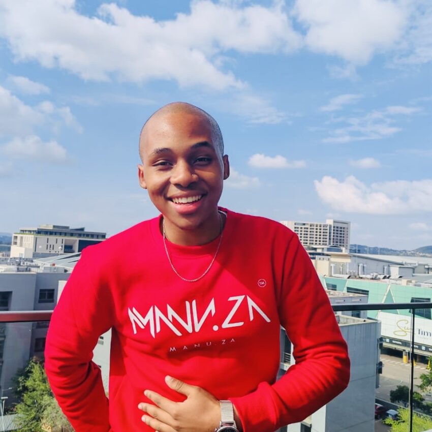 Classic Manu.ZA Sweater