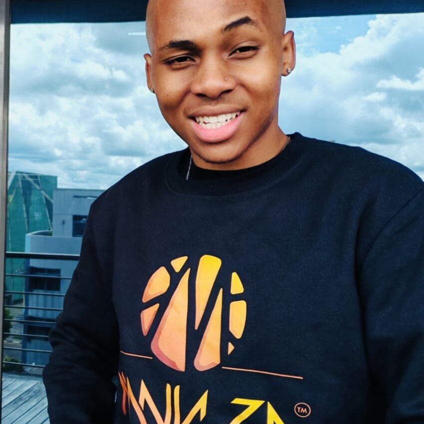 Manu.ZA Revolution Sweater